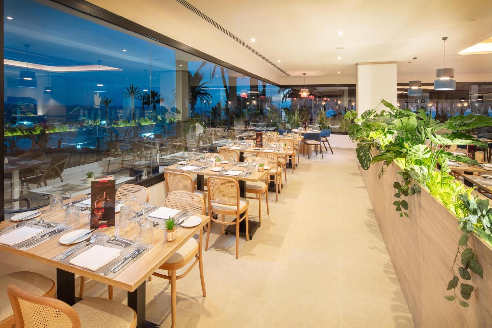 公主酒店4*